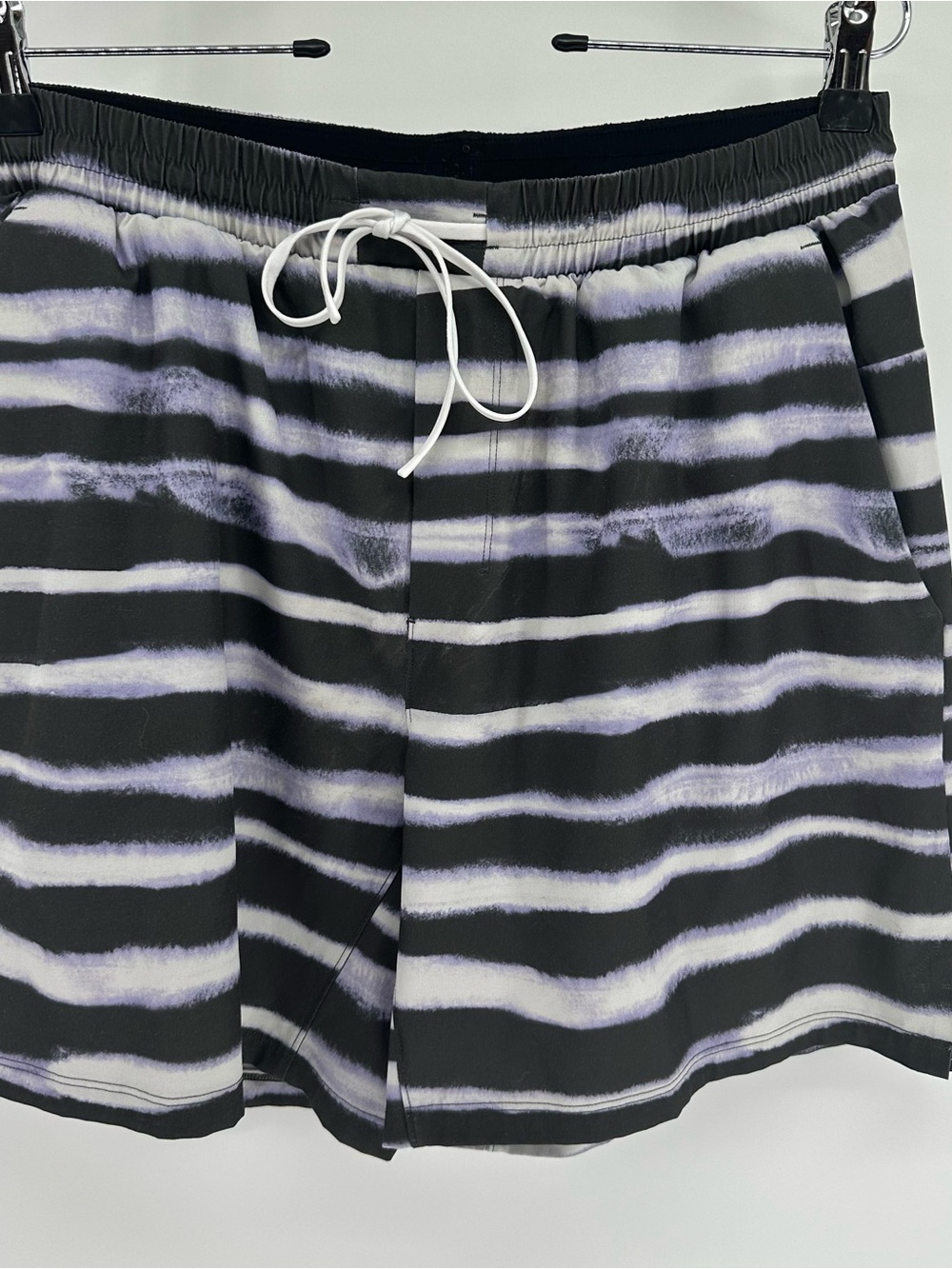 Lululemon Men's Swim Shorts Large Black Purple Stripe 7" Lined Zip Pocket